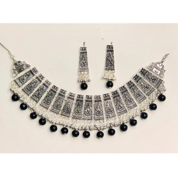 "Latest Style Cultural Jewelry: Black Pearl Silver Choker with Drop Earrings"